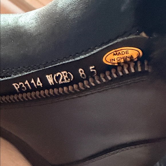 Black Fur-Lined Ankle Boots sleep resistant 8.5 wide - Picture 8 of 8